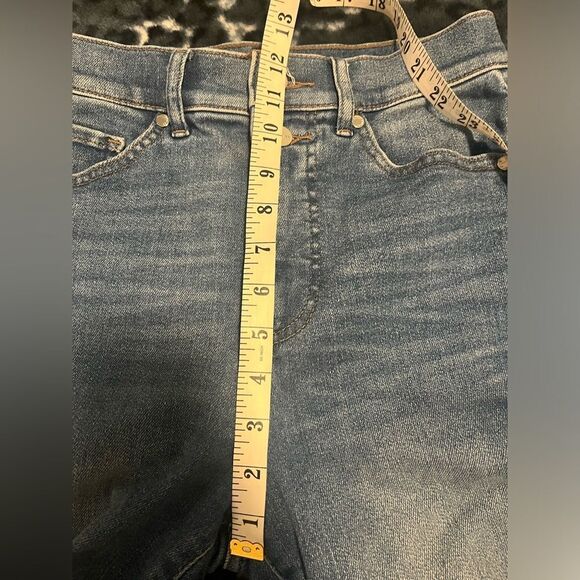 Super High-Waisted Medium Wash Double Button Skinny Jeans - Picture 6 of 8